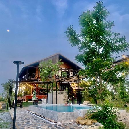 Rang Robin Farmstay With Swimming Pool Ban Wang Muang Bagian luar foto